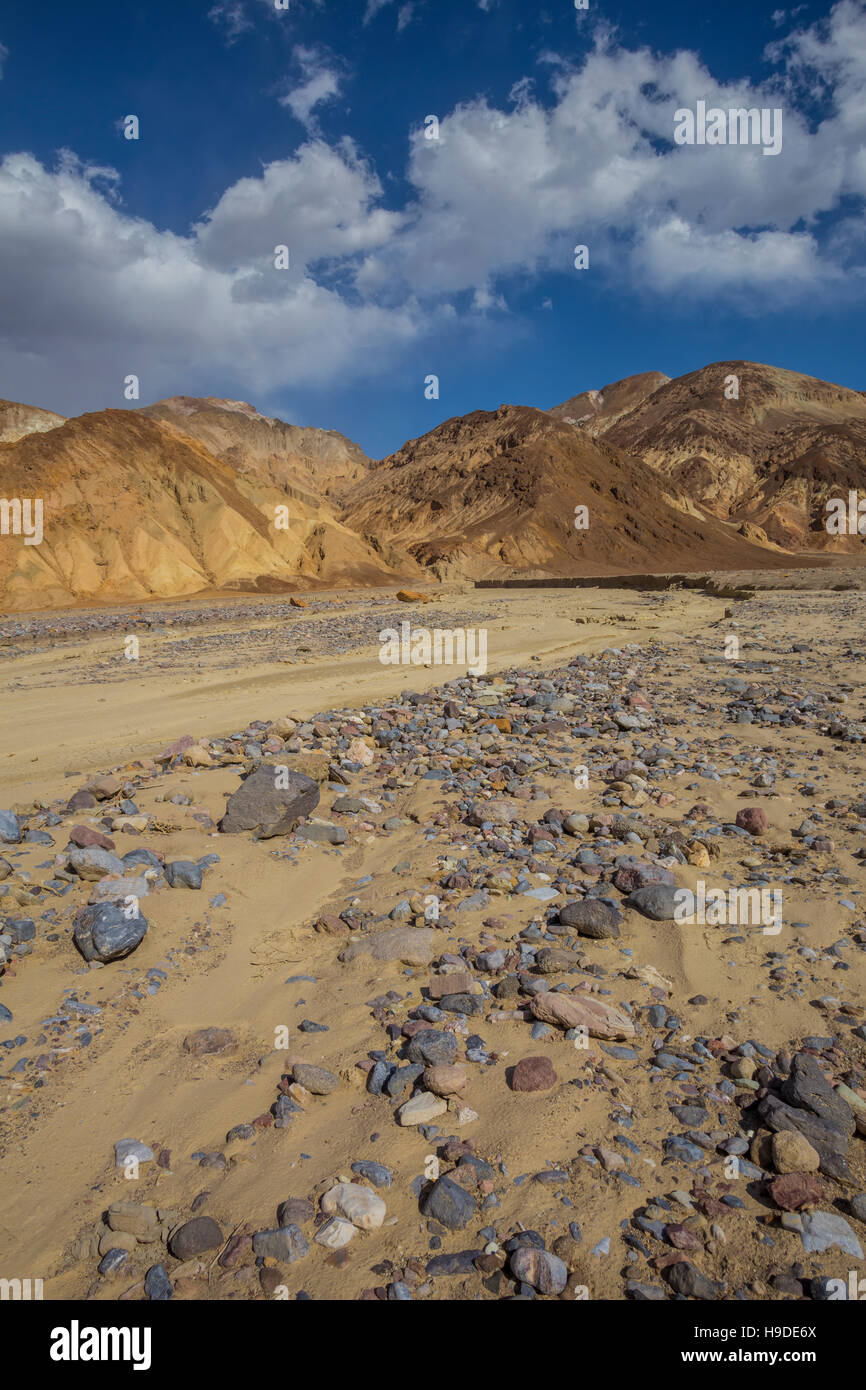 Paysage désertique, le long de la route, Badwater, Death Valley National Park, Death Valley, Californie Banque D'Images
