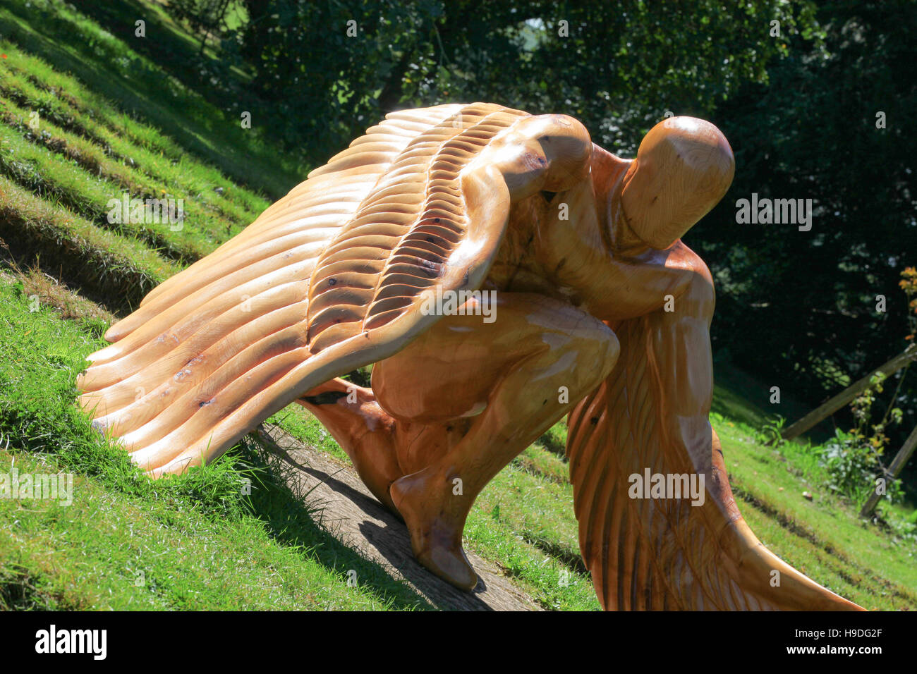 Doddington Hall, sculptures, Lincoln, arts, mythologie grecque Icarus, fils de Daedalus, sculpture en bois, sculpture, exposition, homme, vol, ailes, figure Banque D'Images