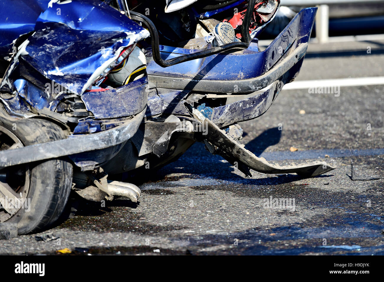 Détail avec dommages automobile après un accident de voiture accident Banque D'Images