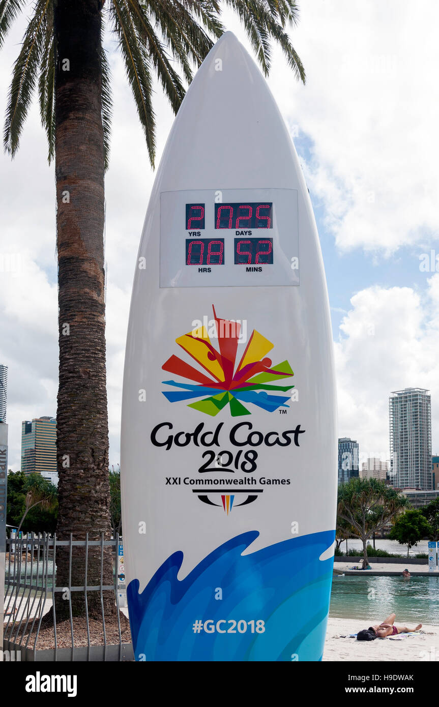 L'horloge du compte à rebours avec surf à Gold Coast, les Jeux du Commonwealth 2018, rue Beach, South Bank, Brisbane, Queensland, Australie Banque D'Images