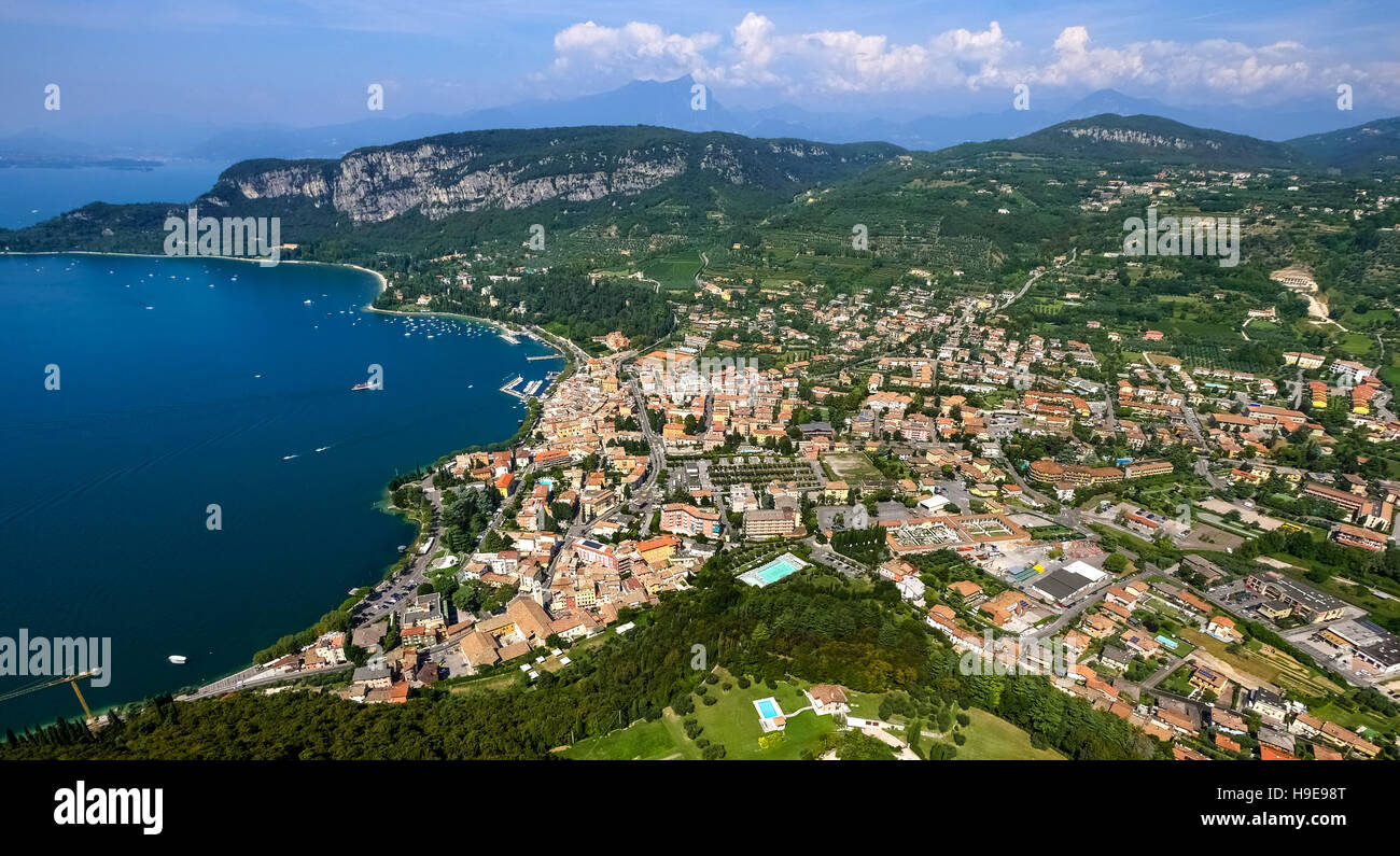 Vue aérienne, le lac de Garde, Lago di Garda, Garda, dans le Nord de l'Italie, Vénétie, Italie, Garda, Vénétie, elle, l'Europe, vue aérienne, les oiseaux-lunettes Banque D'Images