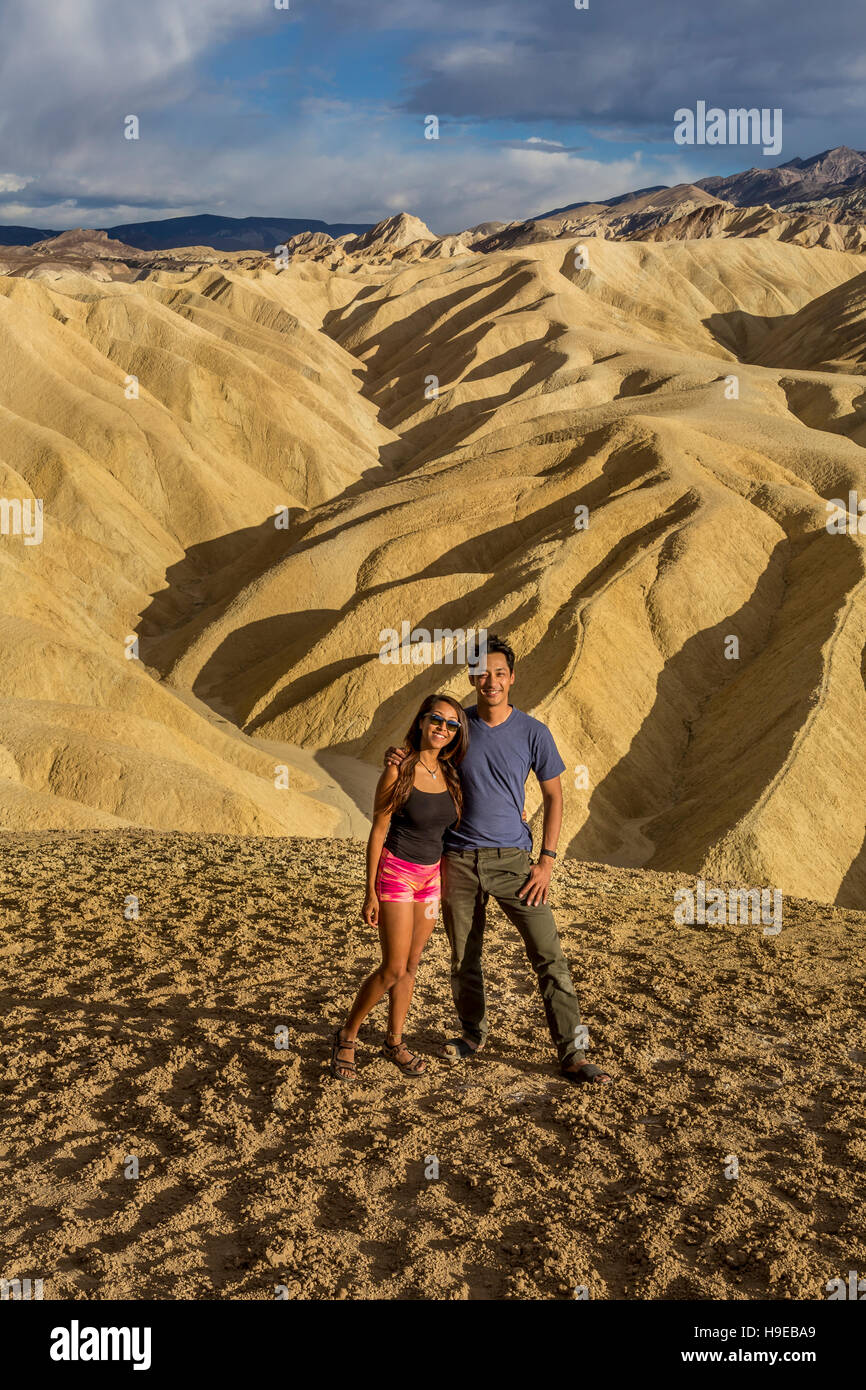 Les touristes, Zabriskie Point, Death Valley National Park, Death Valley, Californie Banque D'Images