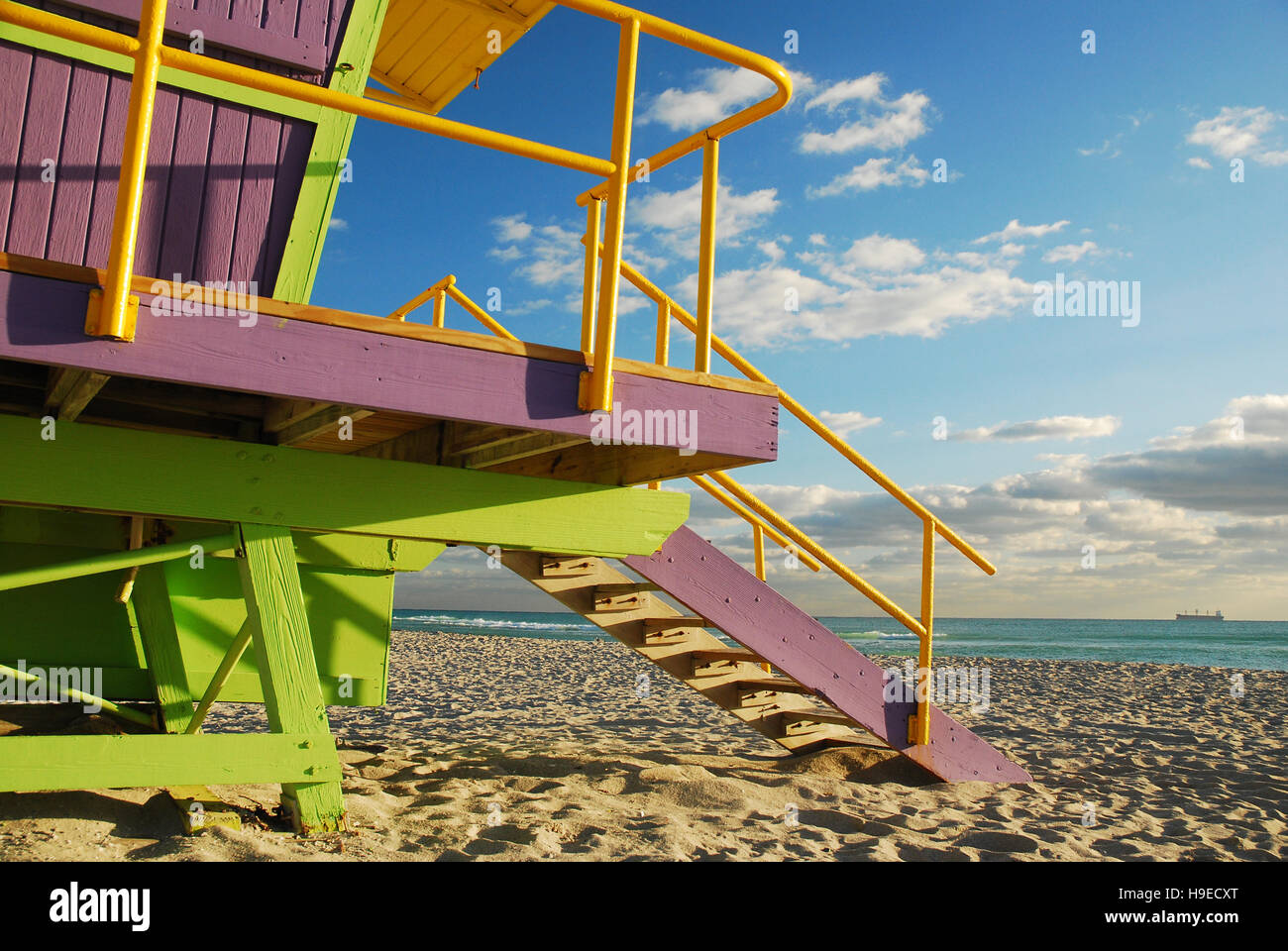 Un Art déco colorés, funky Life Guard Station à South Beach à Miami Beach Banque D'Images