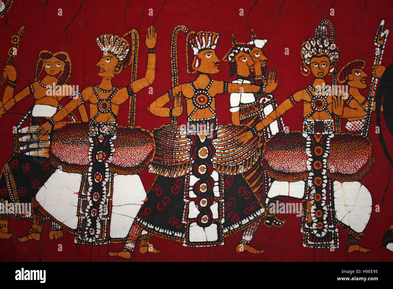 Montrant Batik tambours au Sri Lanka l'Esala Perahera de Kandy Banque D'Images
