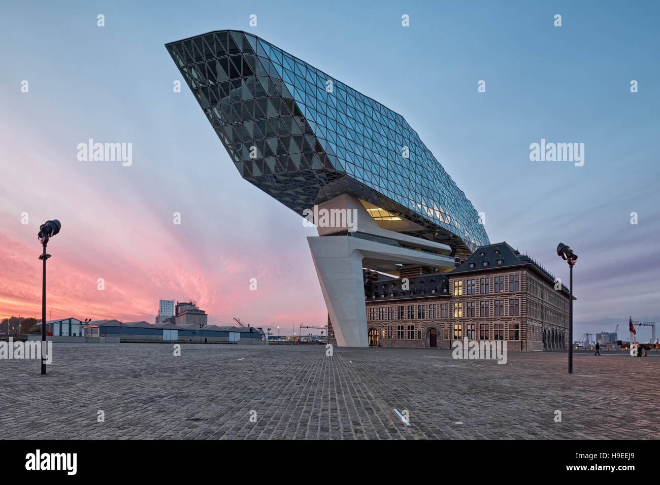 Anvers, Belgique - Octobre 2016 : Le nouveau port chambre située à Anvers, rénove dans un nouveau port pour le headaquarters, crée par Zaha Hadid, sa Banque D'Images