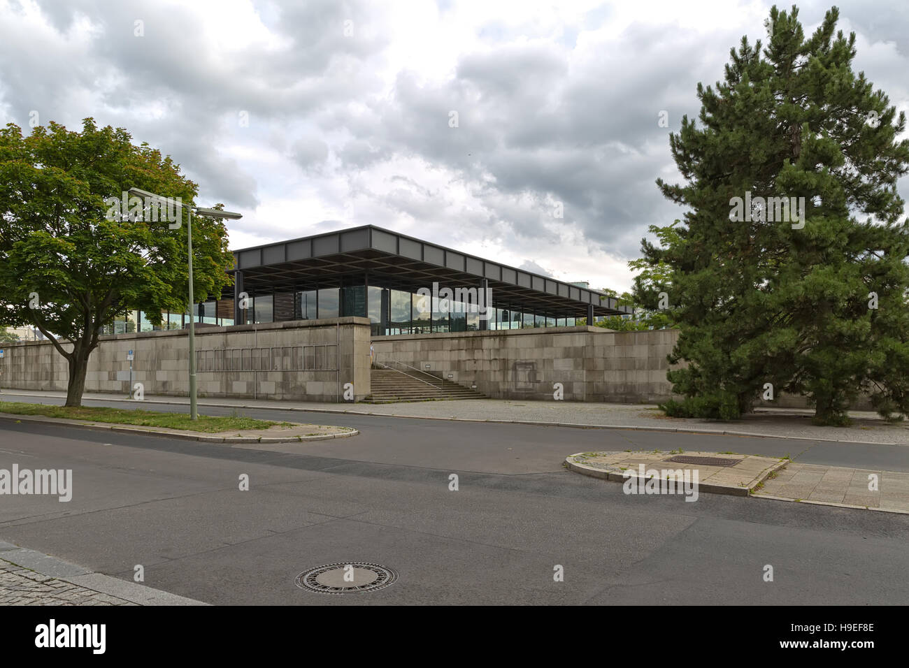 BERLIN, ALLEMAGNE - Juillet 2015 : Neue Nationalgalerie, également connu sous le nom de Nouvelle Galerie Nationale de Berlin. Vue extérieure du musée conçu par l'architecte Lu Banque D'Images