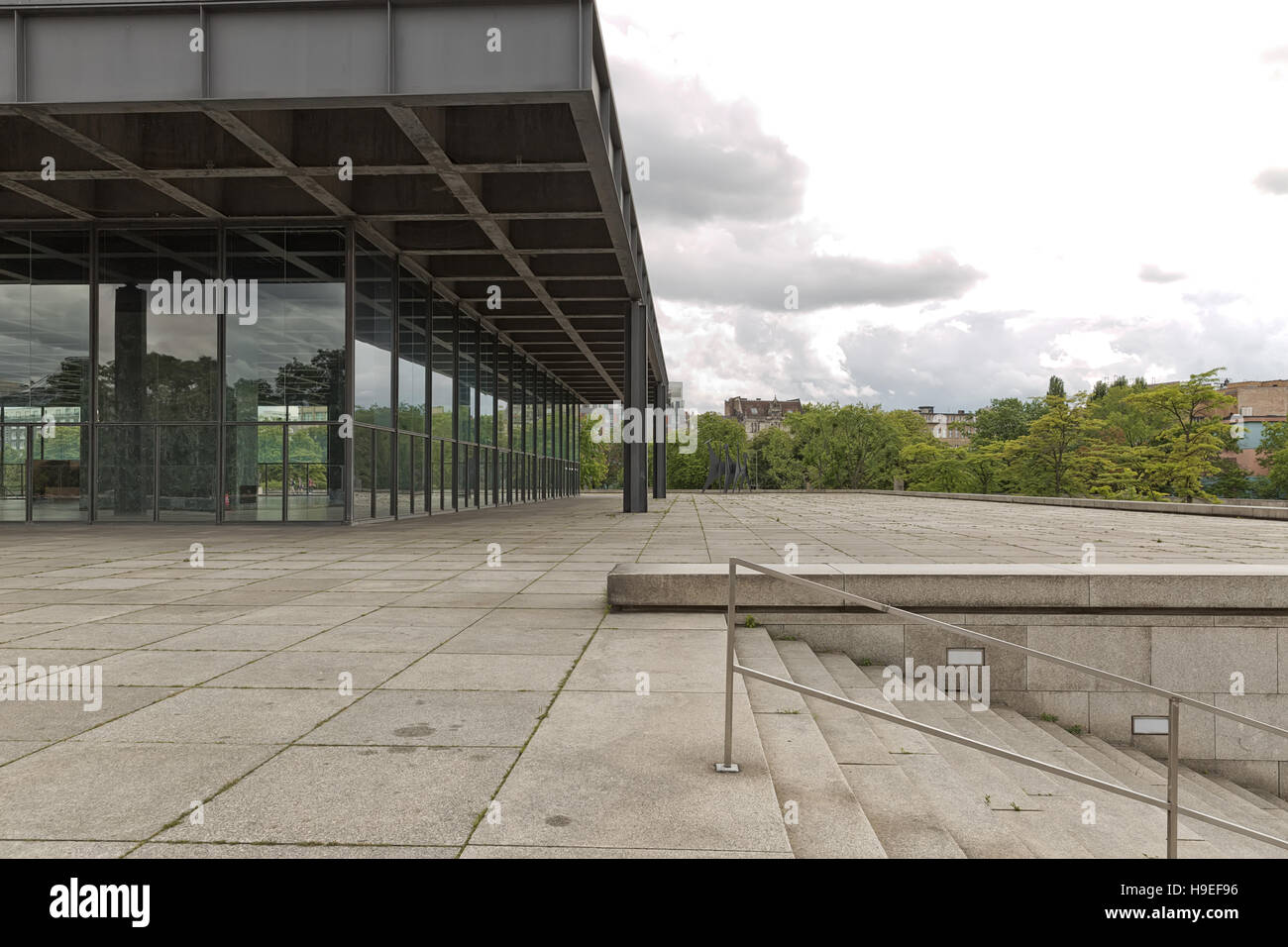 BERLIN, ALLEMAGNE - Juillet 2015 : Neue Nationalgalerie, également connu sous le nom de Nouvelle Galerie Nationale de Berlin. Vue extérieure du musée conçu par l'architecte Lu Banque D'Images