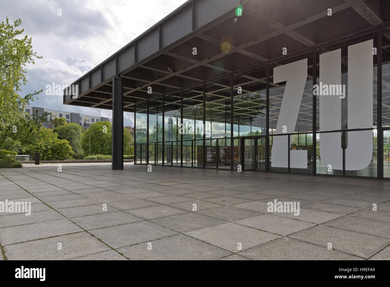 BERLIN, ALLEMAGNE - Juillet 2015 : Neue Nationalgalerie, également connu sous le nom de Nouvelle Galerie Nationale de Berlin. Vue extérieure du musée conçu par l'architecte Lu Banque D'Images