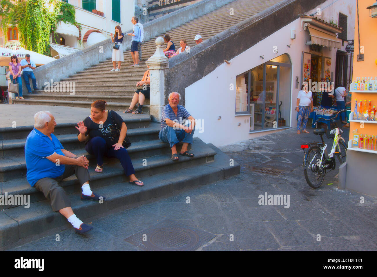 Scène de rue à Amalfi, Campanie, Italie Banque D'Images