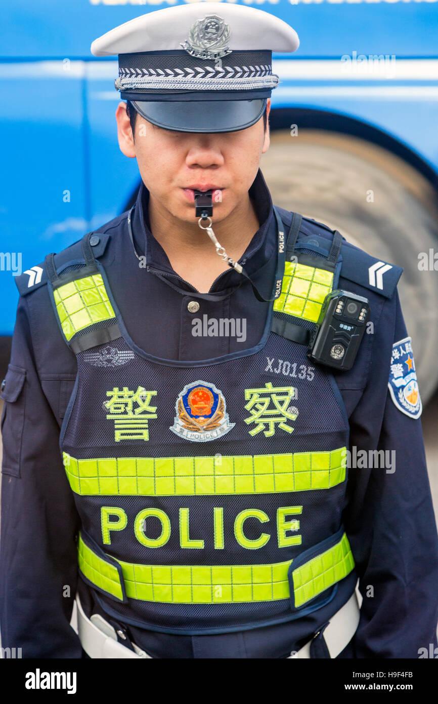 Agent de police, Xian, Province du Shaanxi, Chine Banque D'Images