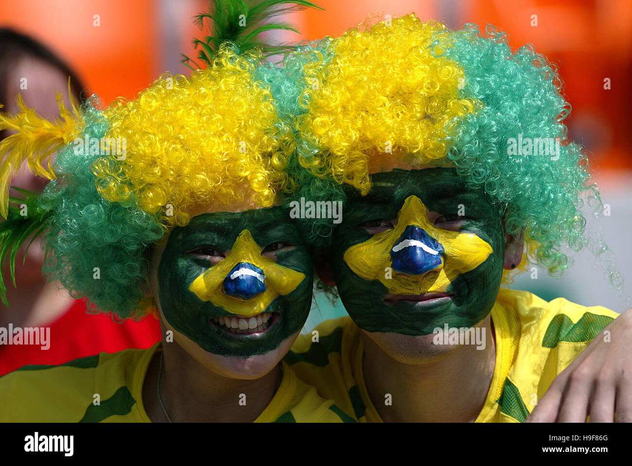 Brésil Le Brésil DES FANS V ANGLETERRE STADE ECOPA JAPON SHIZUOKA 21 Juin 2002 Banque D'Images