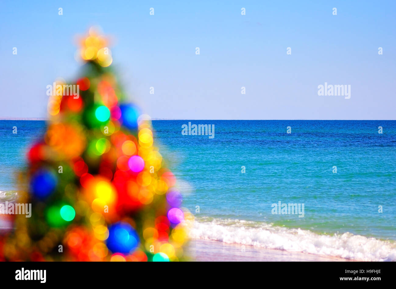 Christmas Tree on beach Banque D'Images
