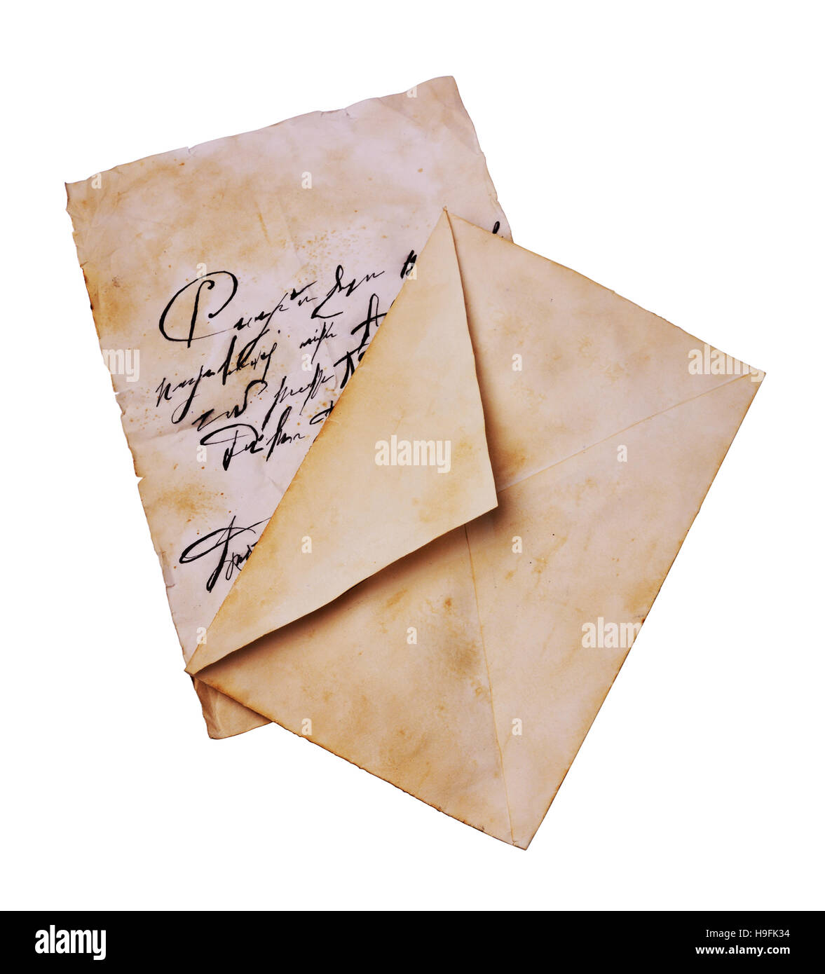 Vieille enveloppe et lettre close up isolated on white Banque D'Images