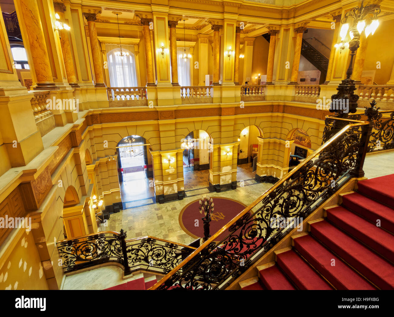 Brésil, Rio de Janeiro, vue de l'intérieur de la Bibliothèque nationale du  Brésil Photo Stock - Alamy