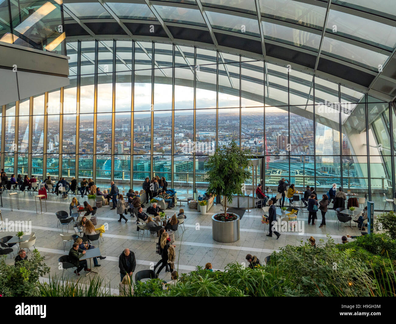 Le Sky Garden en haut de l'édifice talkie walkie (20) Fenchurch Street, Londres, Royaume-Uni. Banque D'Images