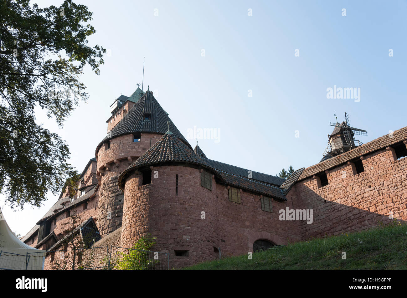 Château du moyen-âge, l'architecture romantique, Alsace, France Banque D'Images