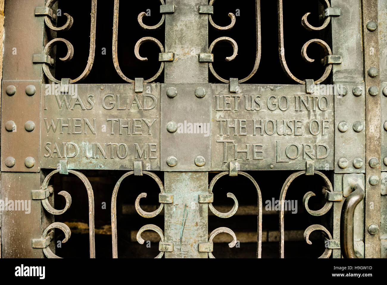Porte de la Cathédrale Saint Anne, Belfast, 'j'ai été heureux quand ils ont dit sur moi, laissez-nous aller dans la maison du Seigneur' Banque D'Images