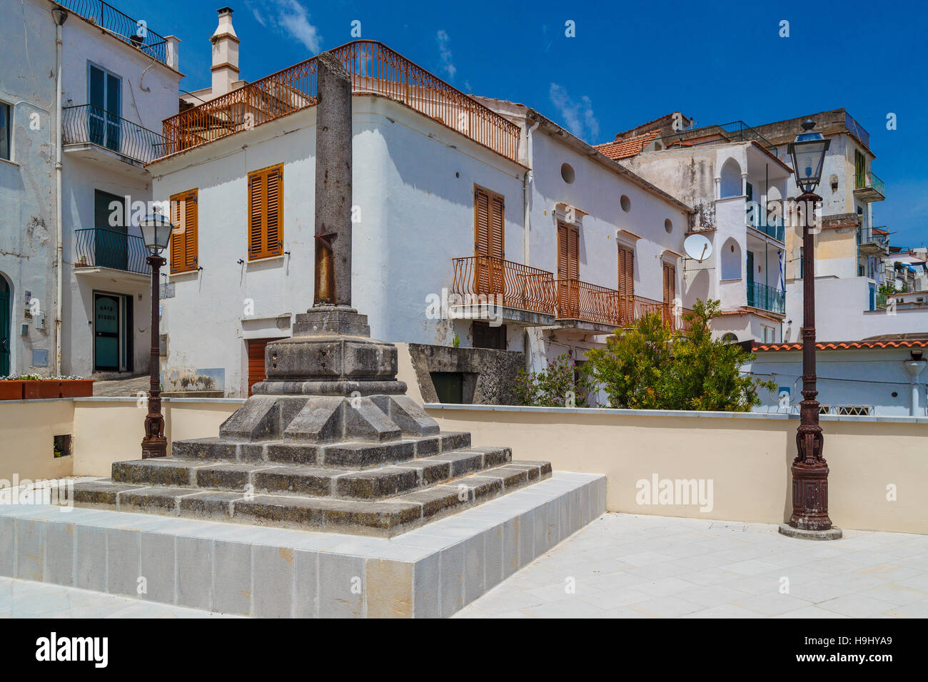L'Umberto 1er, roi d'Italie, Memorial dans Via Lacco, Ravello, Italie. Construit en 1904, s'installe à la place du Duomo Via Lacco en 1930. Banque D'Images