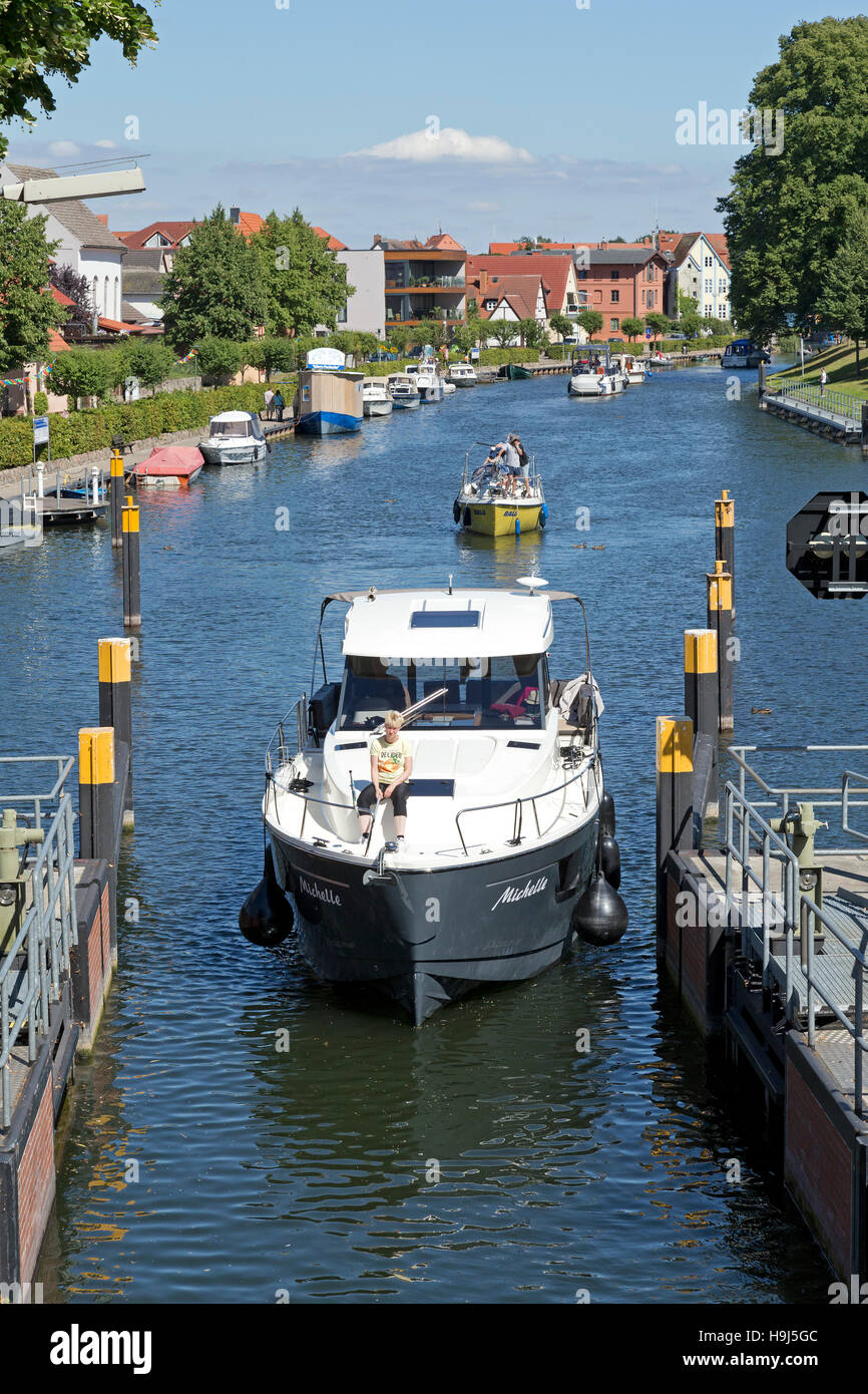 Lock, Plau am See, lacs de Mecklembourg, Schleswig-Holstein, Allemagne Banque D'Images