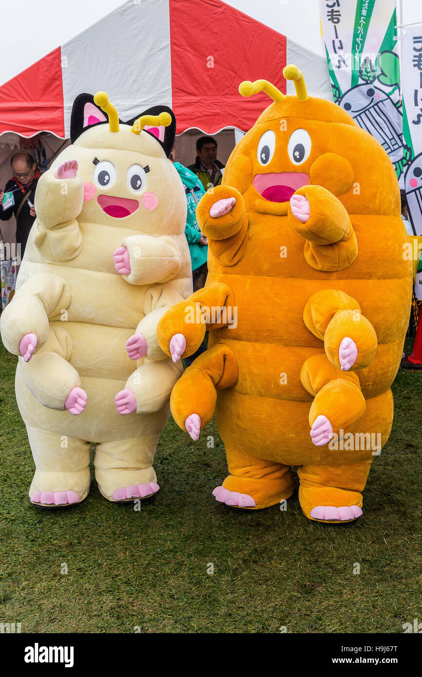 Le Japon célèbre le stupide et adorable comme aucune autre culture. Son obsession de l'-yuru kyara est un exemple parfait de mascottes Banque D'Images