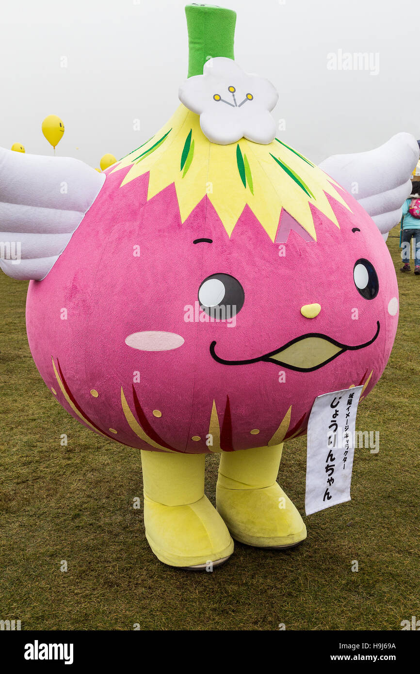 Le Japon célèbre le stupide et adorable comme aucune autre culture. Son obsession de l'-yuru kyara est un exemple parfait de mascottes Banque D'Images