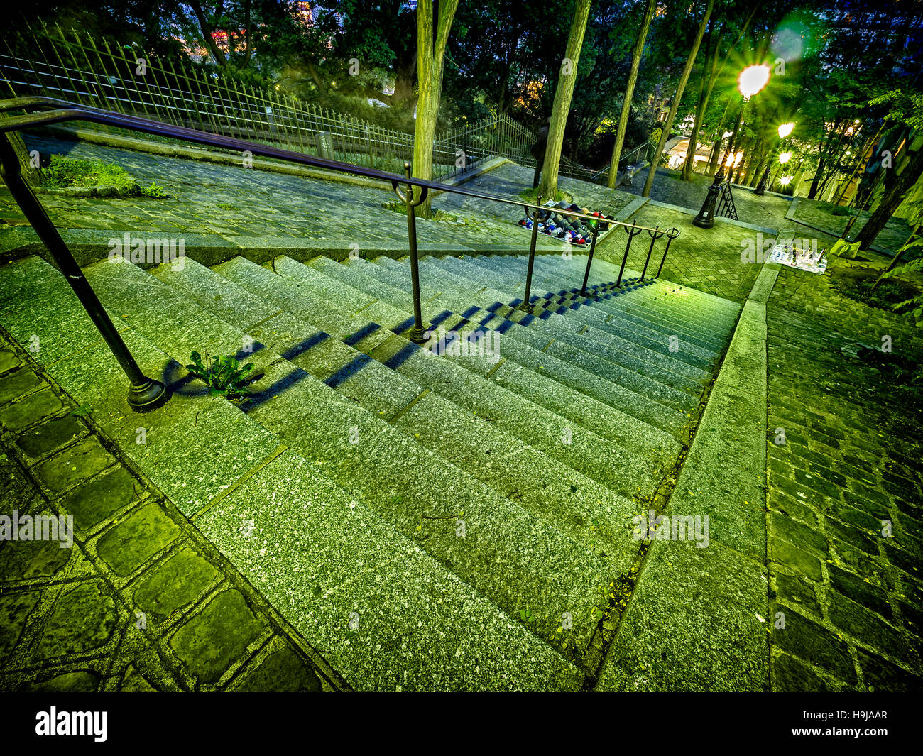 Escaliers dans le quartier de Montmartre, Paris, France Banque D'Images