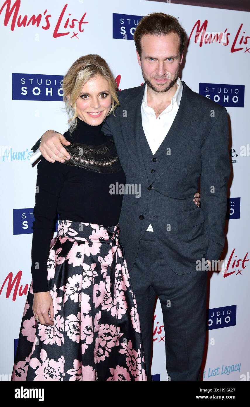 Emilia Fox et Rafe Spall assister à la Maman à la premiere liste Curzon Mayfair, Londres. Banque D'Images