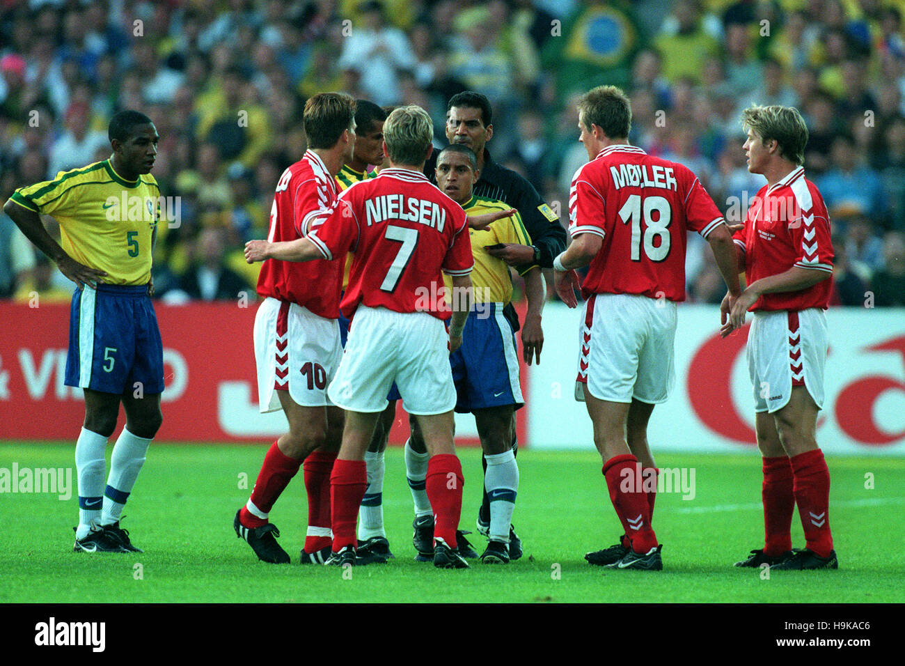 ROBERTO CARLOS BRÉSIL & REAL MADRID 12 Juillet 1998 Photo Stock - Alamy