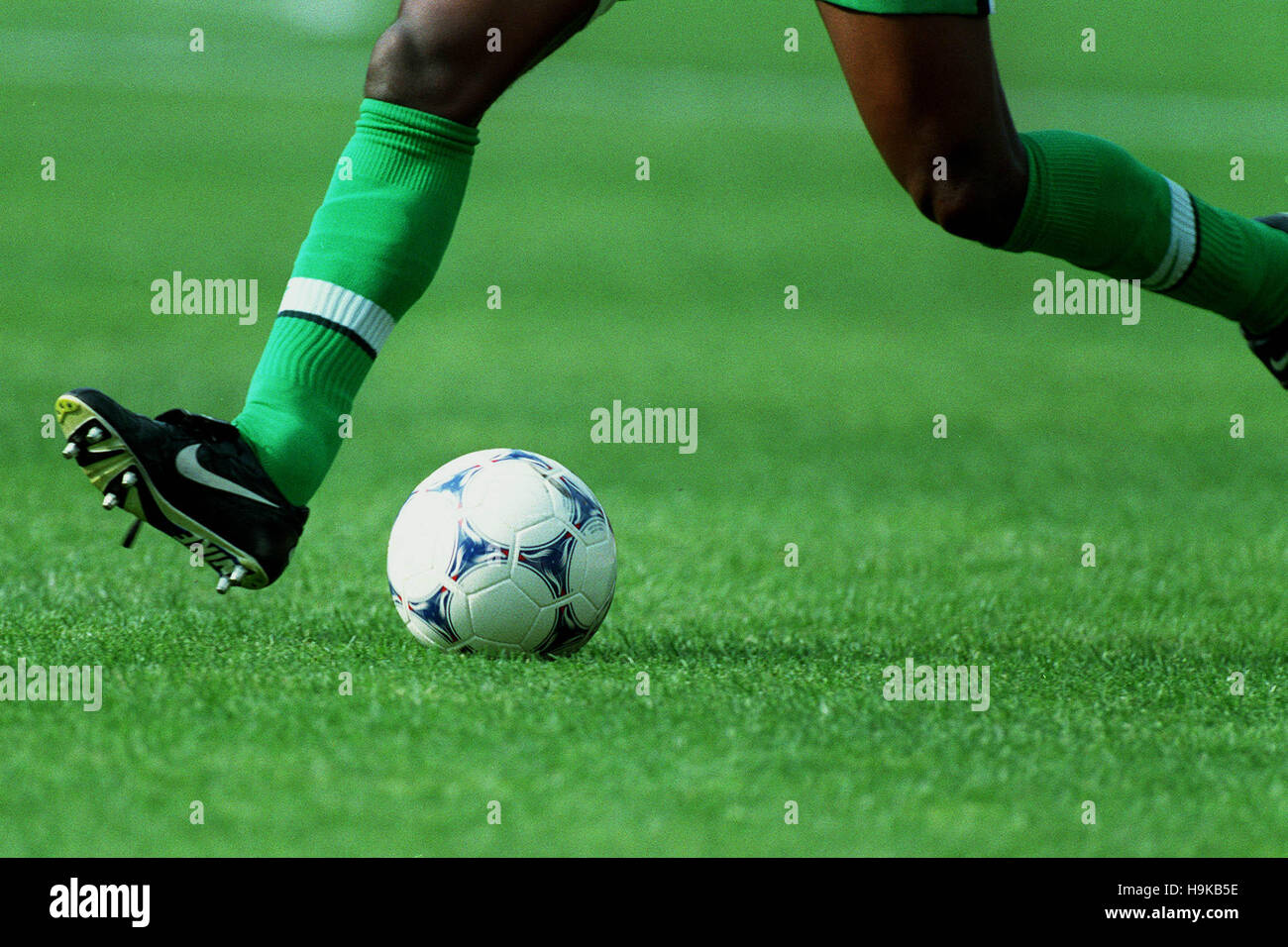 Ballon de la coupe du monde 1998 Banque de photographies et d’images à haute résolution Alamy