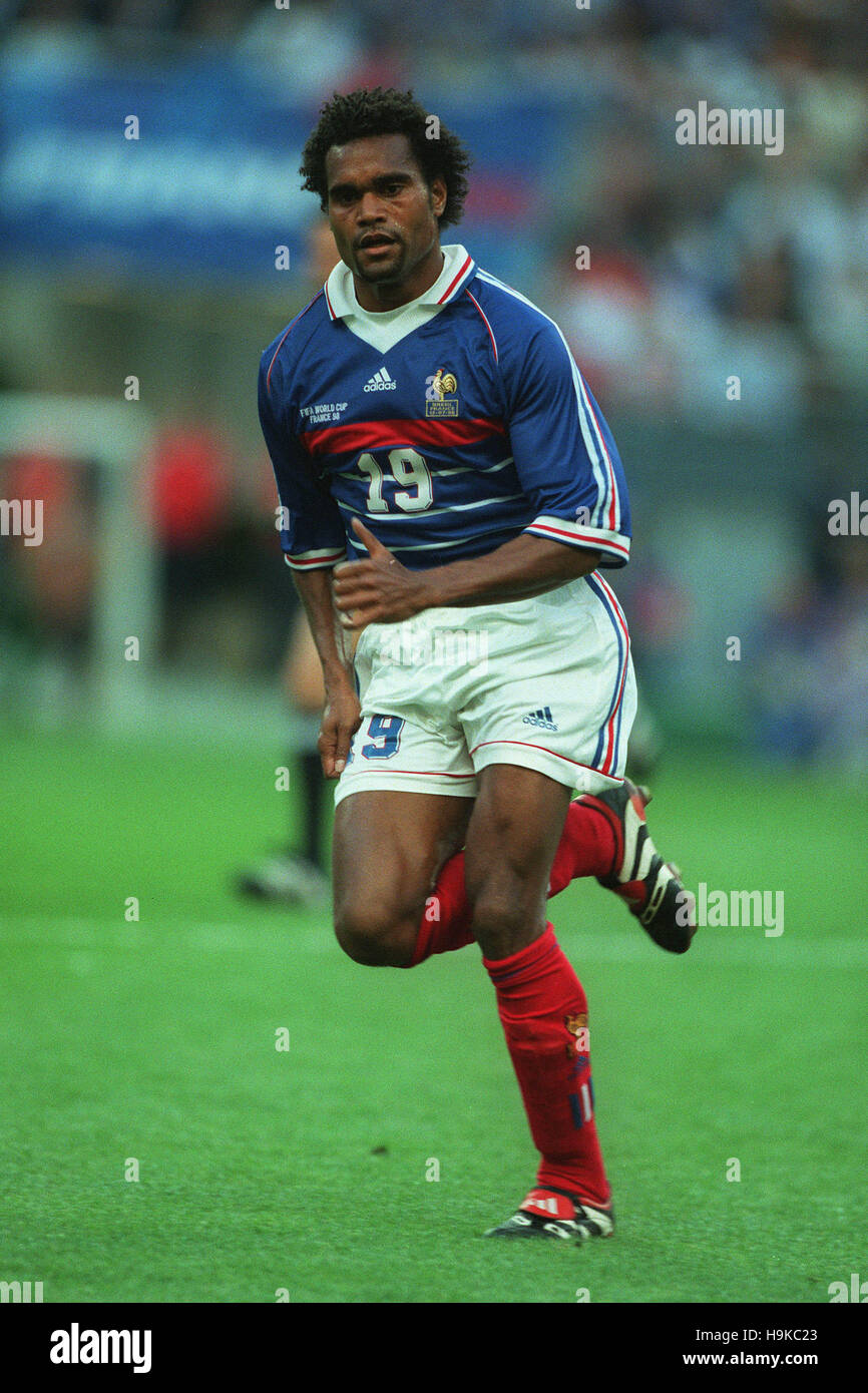 Photo Dédicacée Christian Karembeu - Signée Avec Preuve Et Certificat COA - Format A4