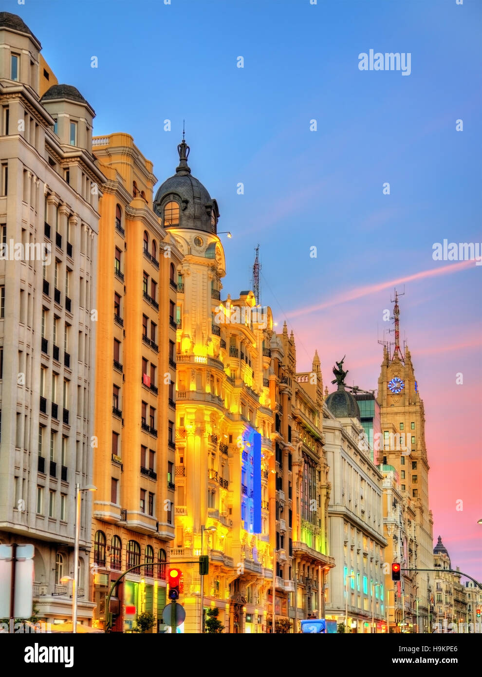Gran Via en soirée - Madrid, Espagne Banque D'Images Gran Via en soirée - Madrid, Espagne Banque D'Images