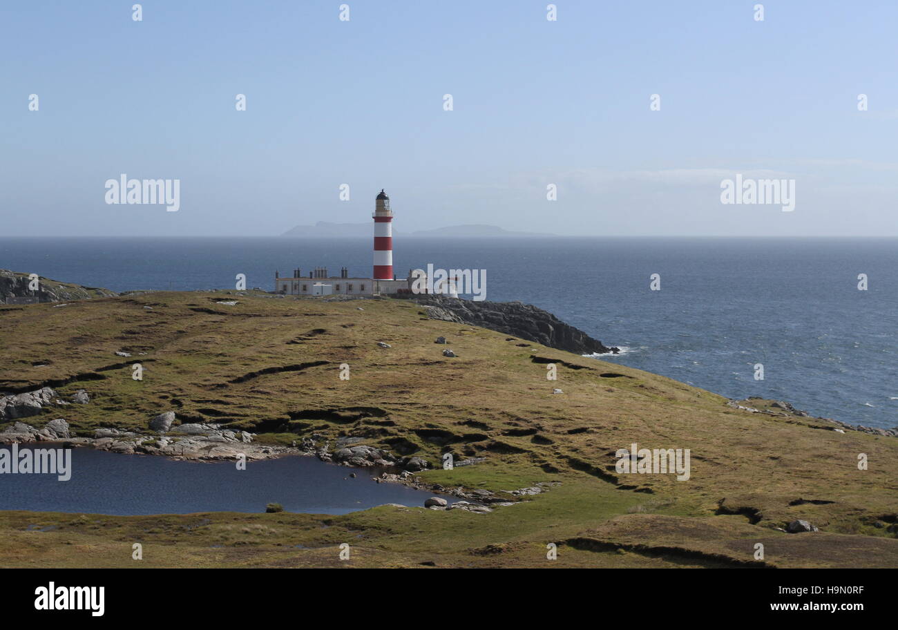 Eilean Glas phare sur l'île de Scalpay lointaines îles Shiant avec Ecosse Mai 2014 Banque D'Images