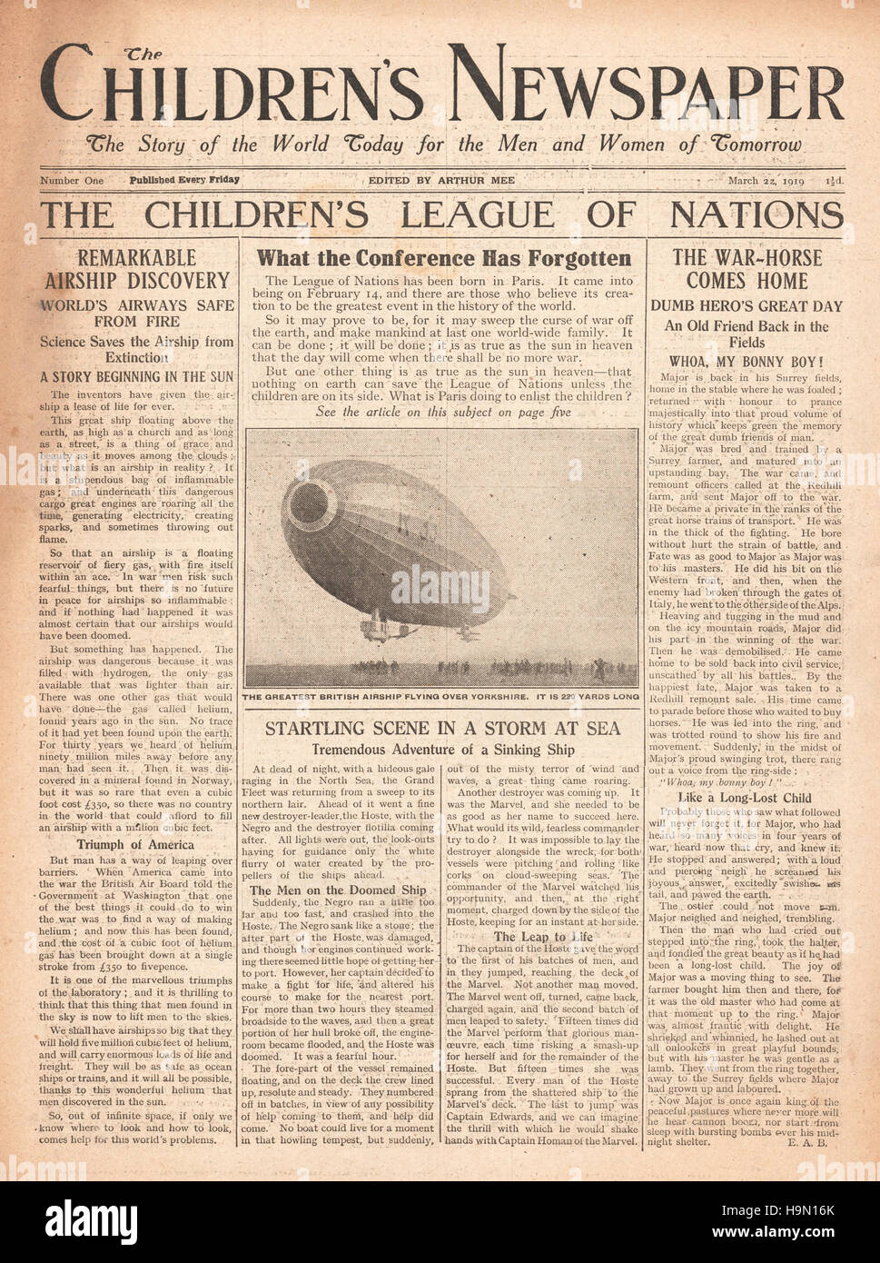 1919 Le journal des enfants page avant n° 1 Edition Banque D'Images