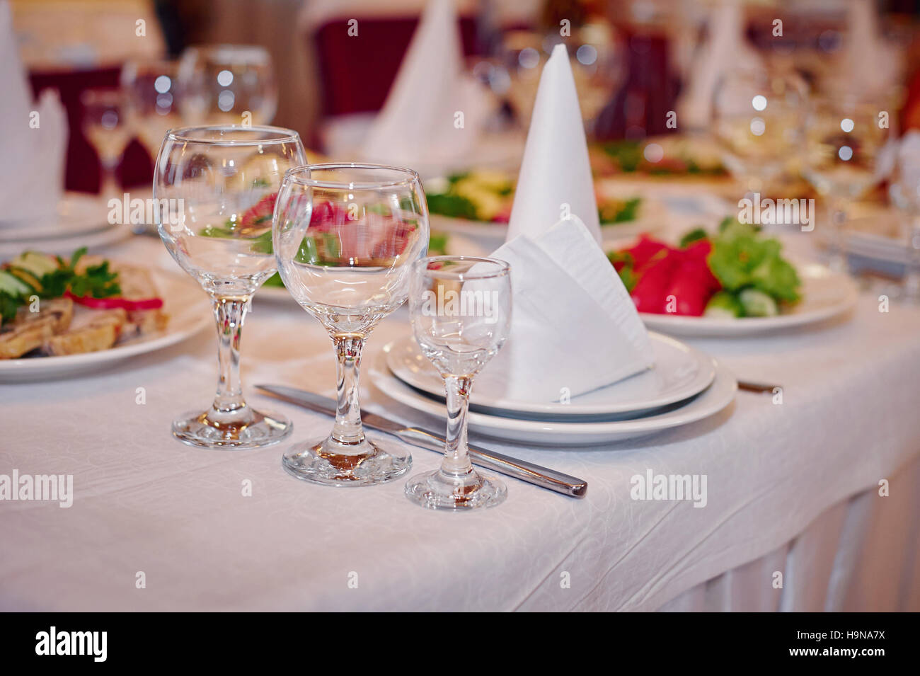 Belle table pour un banquet de mariage au restaurant Banque D'Images