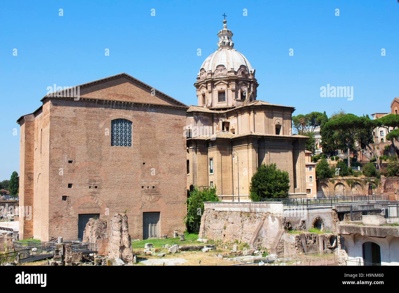 Avis de Curia Lulia. Également appelé Sénat Chambre, dans la ville antique de Rome. Il a été construit en 44 avant J.-C., quand Jules César remplacé Faustus Cornelius Sulla Banque D'Images