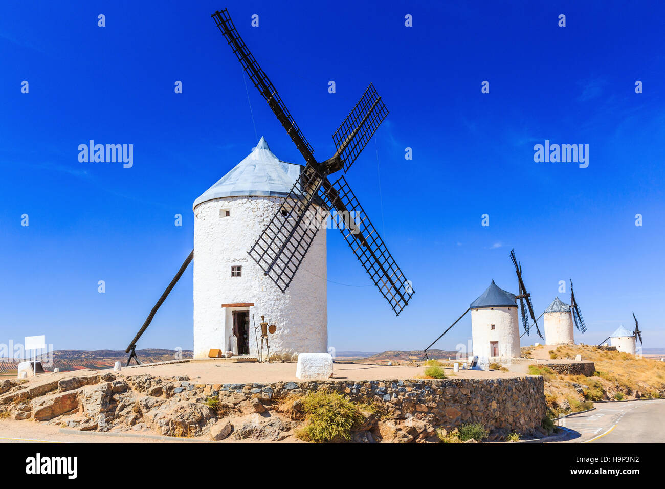 Albacete, Espagne. Les moulins à vent de Don Quichotte dans la province de Tolède. Banque D'Images