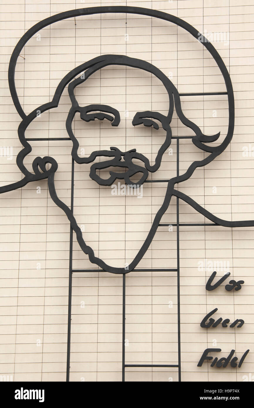 Mémorial de l'acier à Camilo Cienfuegos, avec la citation 'vas bien Fidel' Plaza de la Revolución, Place de la Révolution, La Havane, Cuba Banque D'Images