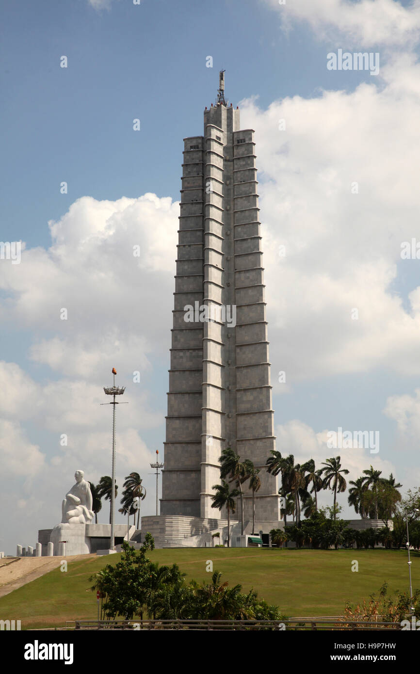 Mémorial José Martí sur la place de la Révolution, La Havane, Cuba. Qui dispose d'un 109 m (358 ft) et d'une tour haute de 18 m (59 ft) statue. Banque D'Images