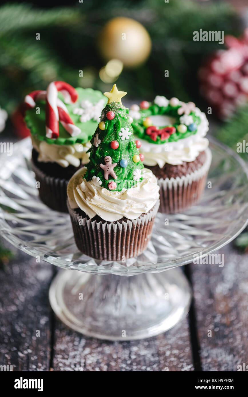 Cup cakes de Noël servi sur la table, selective focus Banque D'Images