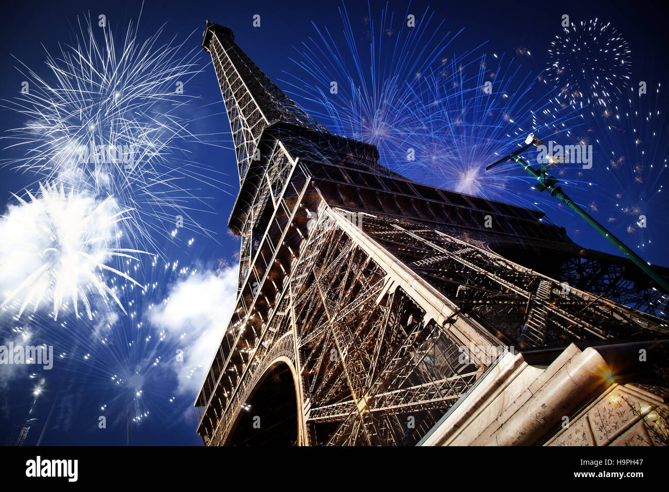La tour Eiffel avec Fireworks, célébration du Nouvel An à Paris, France Banque D'Images