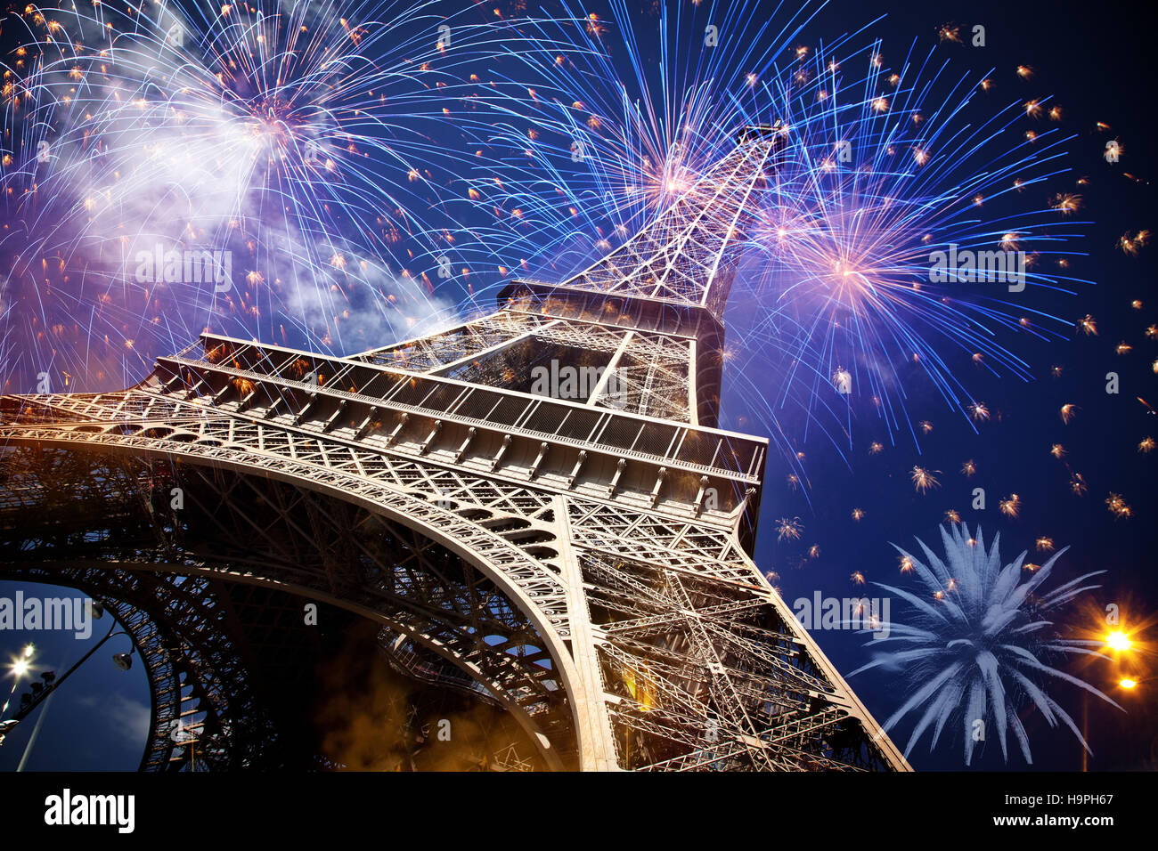 La tour Eiffel avec Fireworks, célébration du Nouvel An à Paris, France Banque D'Images