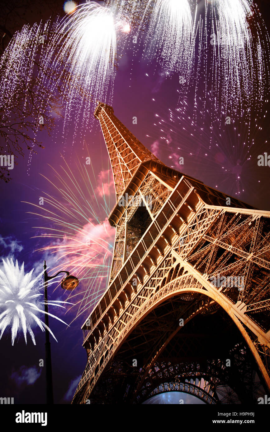 La tour Eiffel avec Fireworks, célébration du Nouvel An à Paris, France Banque D'Images