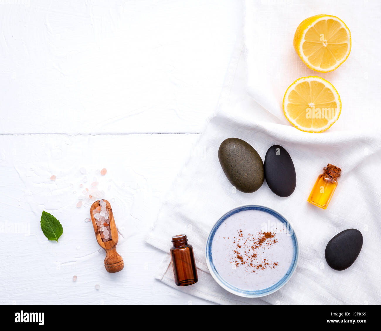 Des soins de la peau et du corps avec des produits naturels le citron Banque D'Images