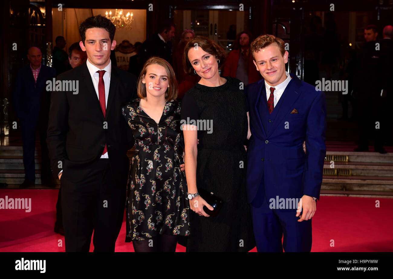 Josh O'Connor, Daisy Waterstone, Keeley Hawes et Callum Woodhouse présents au Gala de TVI au London Palladium. ASSOCIATION DE PRESSE Photo. Photo date : Jeudi 24 novembre 2016. Voir PA story SHOWBIZ Gala. Crédit photo doit se lire : Ian West/PA Wire Banque D'Images