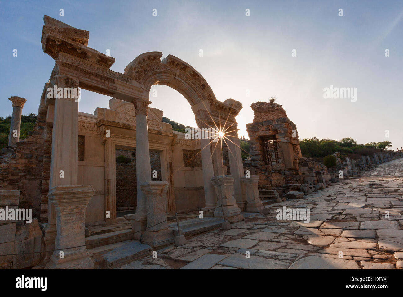 Temple d'Hadrien dans les ruines romaines d'Éphèse à Selcuk, Izmir, Turquie. Banque D'Images