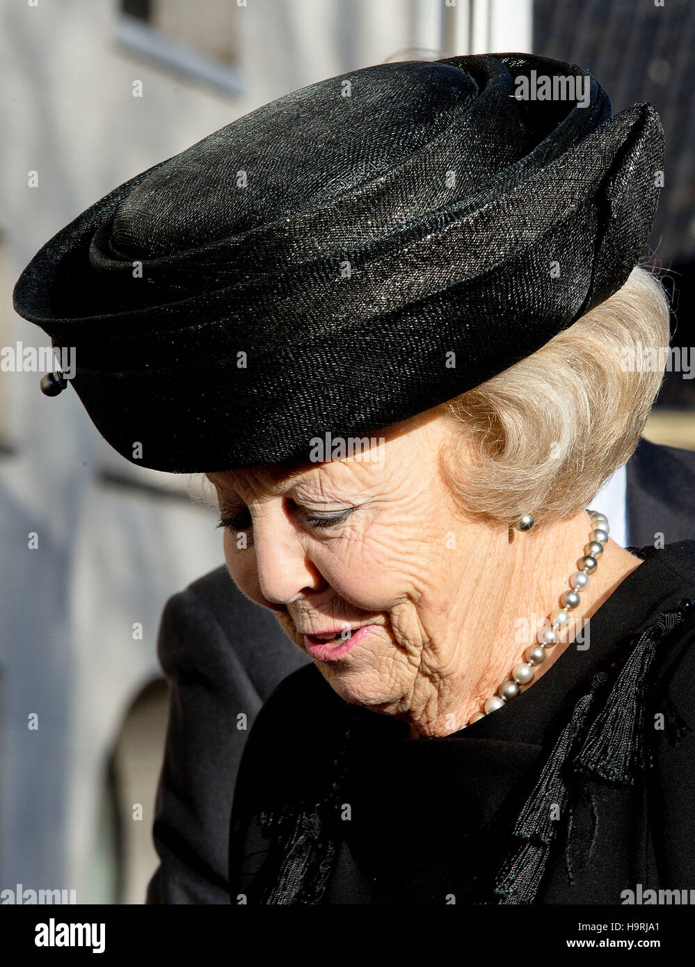 La princesse Beatrix des Pays-Bas assiste au Colloque du Musée au Musée Maritime d'Amsterdam, 25 novembre 2016. / Pays-bas OUT - AUCUN FIL SERVICE - Photo : Albert Nieboer/RoyalPress/dpa Banque D'Images