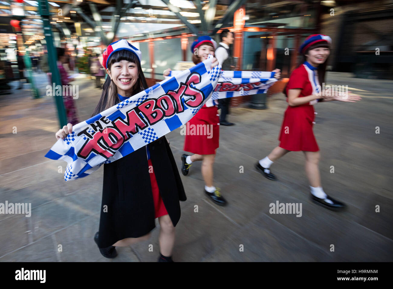 Londres, Royaume-Uni. 26 novembre, 2016. Le Japon hyper Marché de Noël 2016 en vedette un 3-journée monde coloré de la culture japonaise riche à la fois ses formes modernes et traditionnelles à des centaines d'admirateurs de cosplay à quai du tabac dans l'Est de Londres. Crédit : Guy Josse/Alamy Live News Banque D'Images