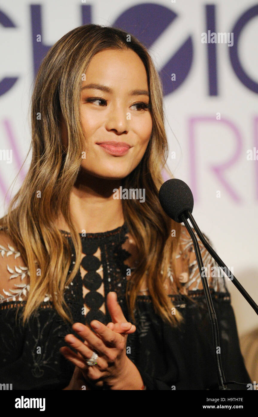 Jamie Chung assister à la People's Choice Awards Conférence de presse au Paley Center for Media, le 15 novembre 2016 à Beverly Hills, Californie. Banque D'Images