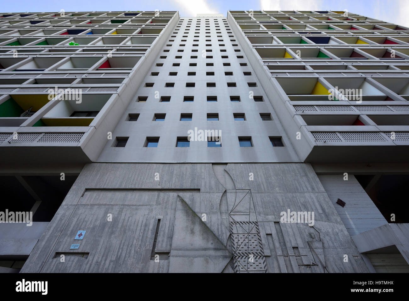 Façade, Wohnmaschine, Unité d'habitation de Briey, conçu par Le Corbusier, l'immobilier résidentiel moderniste Banque D'Images