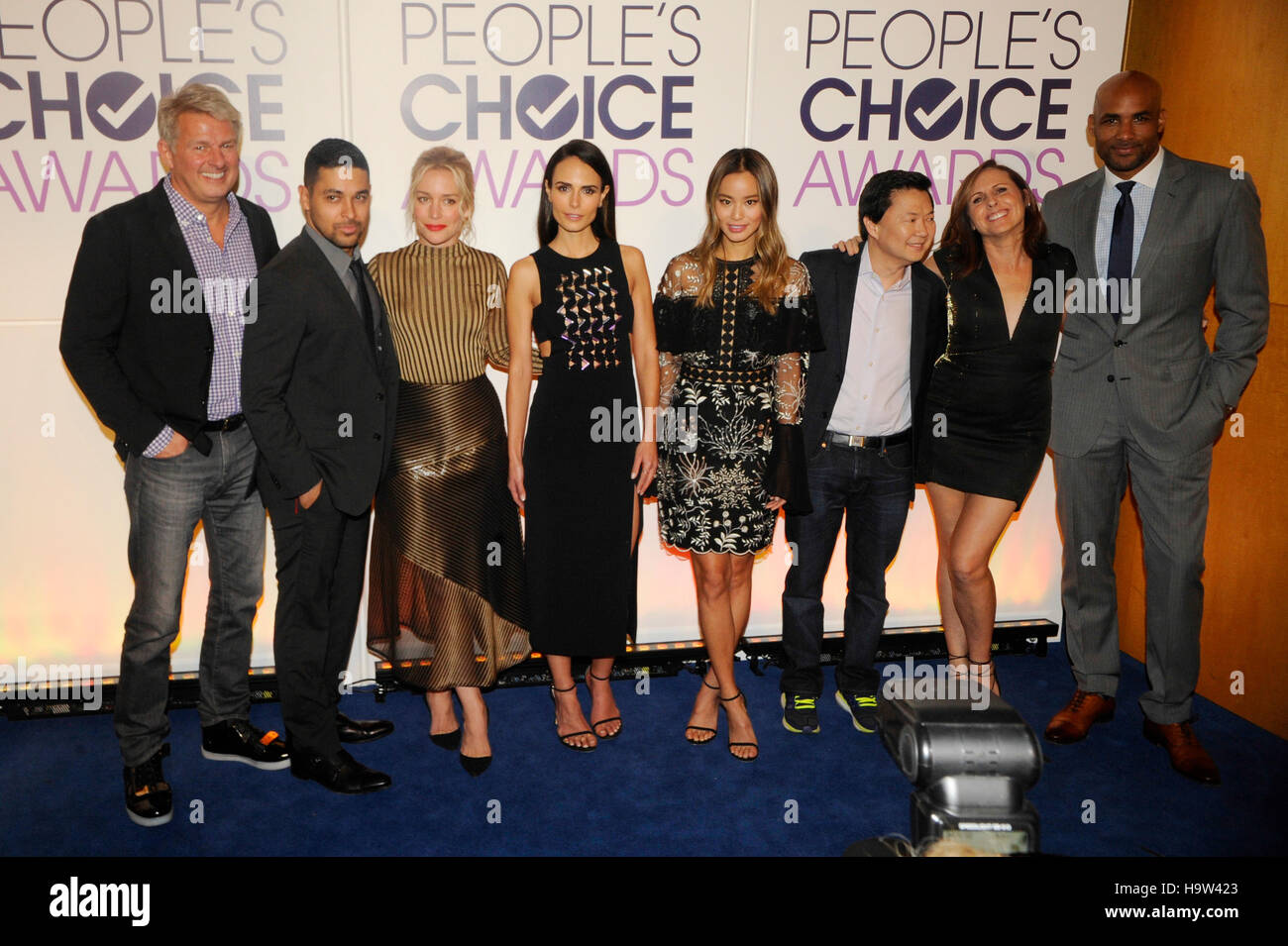 Fred Nelson, Wilmer Valderrama, Piper Perabo, Jordana Brewster, Jamie Chung, Ken Jeong, Molly Shannon et Boris Kodjoe assister à la People's Choice Awards Conférence de presse au Paley Center for Media, le 15 novembre 2016 à Beverly Hills, Cali Banque D'Images